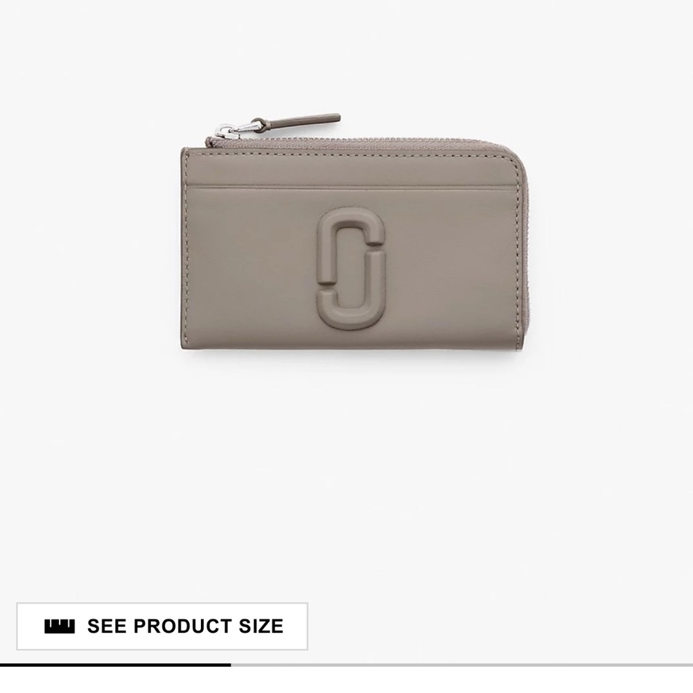 Marc Jacobs The Covered J Marc Top Zip Multi Wallet in cement